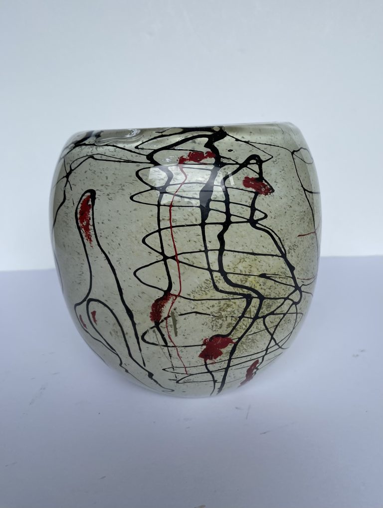 Vase signé Bert Van Loo (1946 -2016)
